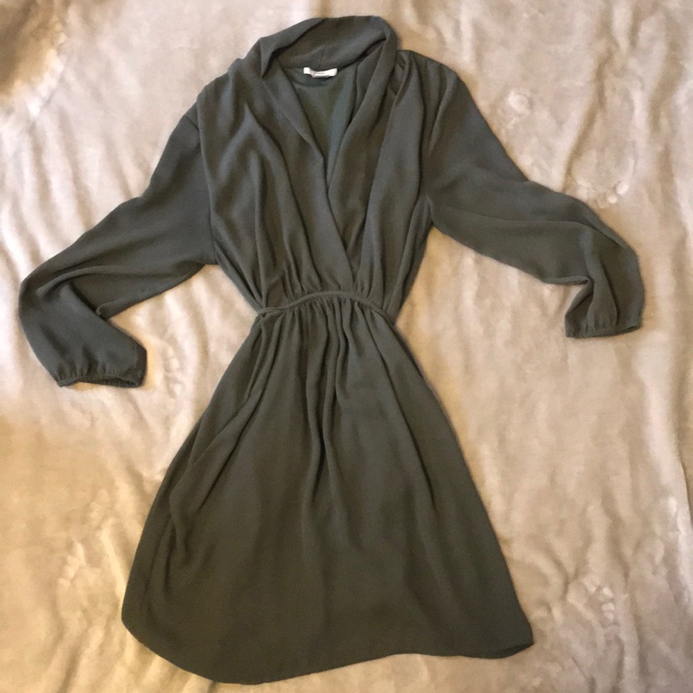 v neck dress